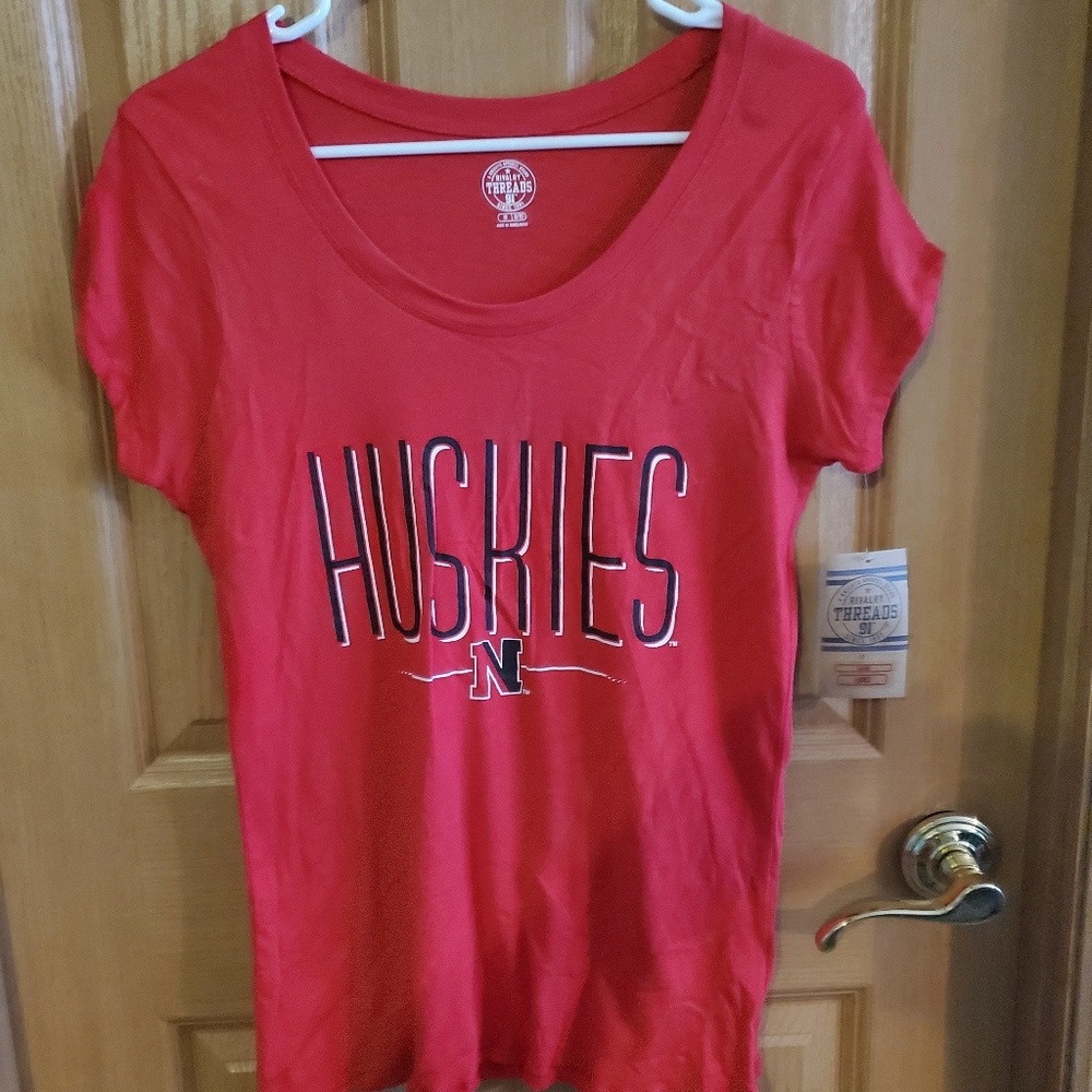 Womens Huskies tshirt